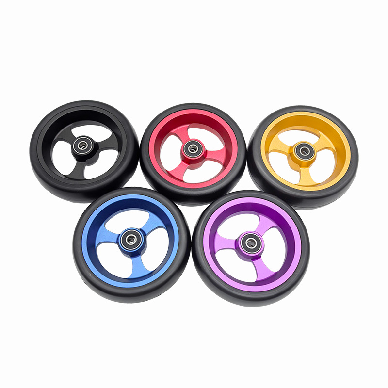 Caster Wheel - 5インチのスポーツ用車椅子用前輪2個セット。アルミニウム合金製のキャスター、耐摩耗性PUタイヤ、高速走行、静音性、汎用性のある取り付けが可能。 一対