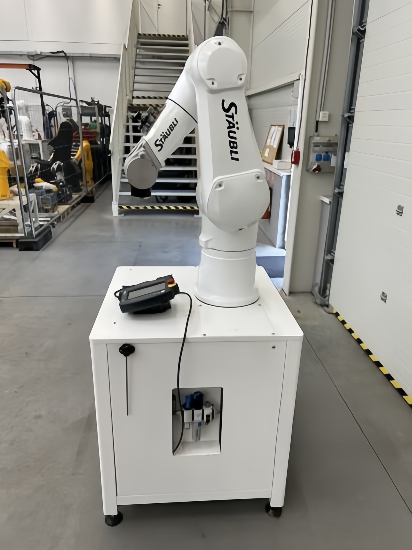 真新しい6軸産業用ロボット、人間と協働するためのもので、生産 - Robot Gripper のレビューと価格